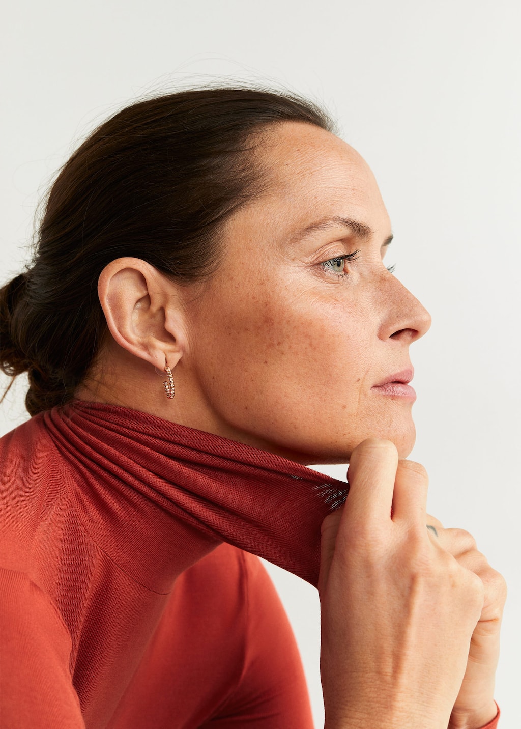T skjorter og topper for Damer 2019 | Mango Norge skjorte med stiv krage kvinner