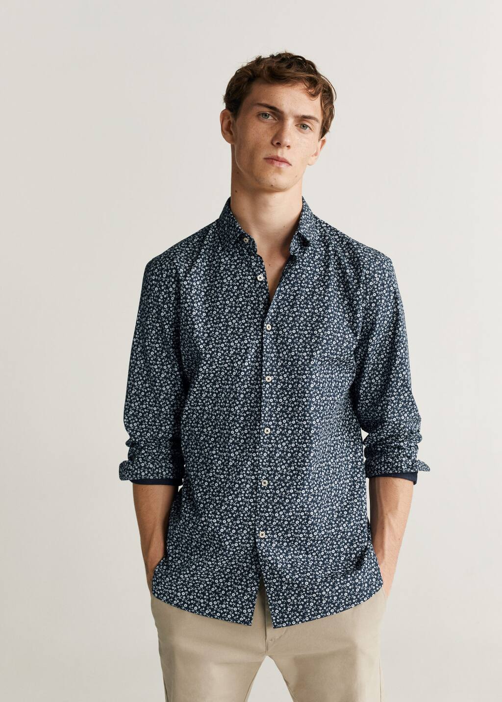 Skjorte slim fit med blomster trykk Menn | Mango Man Norge Skjorte slim fit med blomster trykk Menn | Mango Man Norge