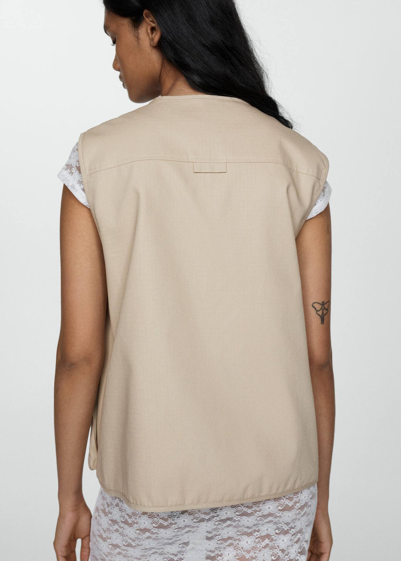 Oversized vest with cargo pockets Women Mango USA