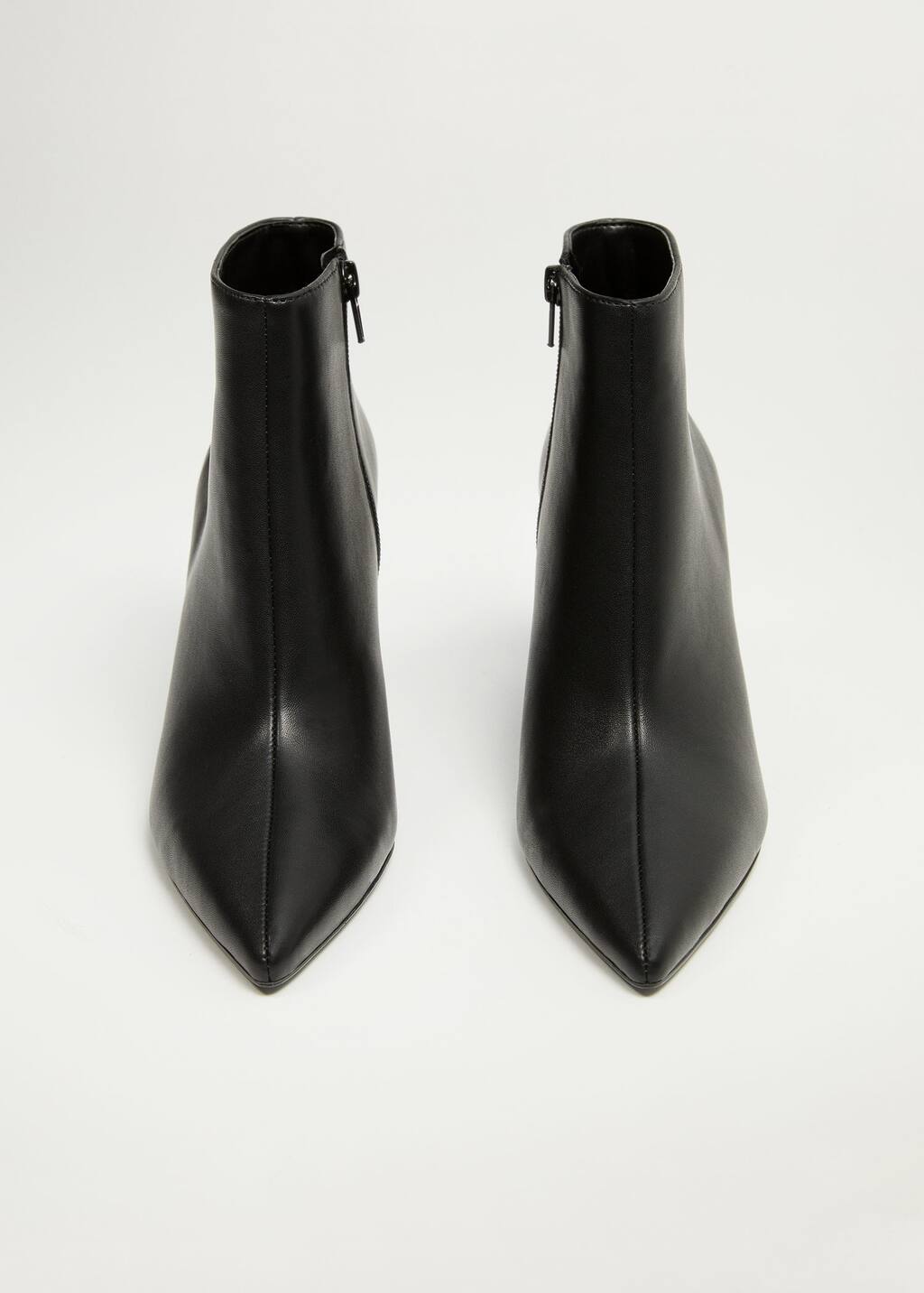 sivri uclu yarim bot