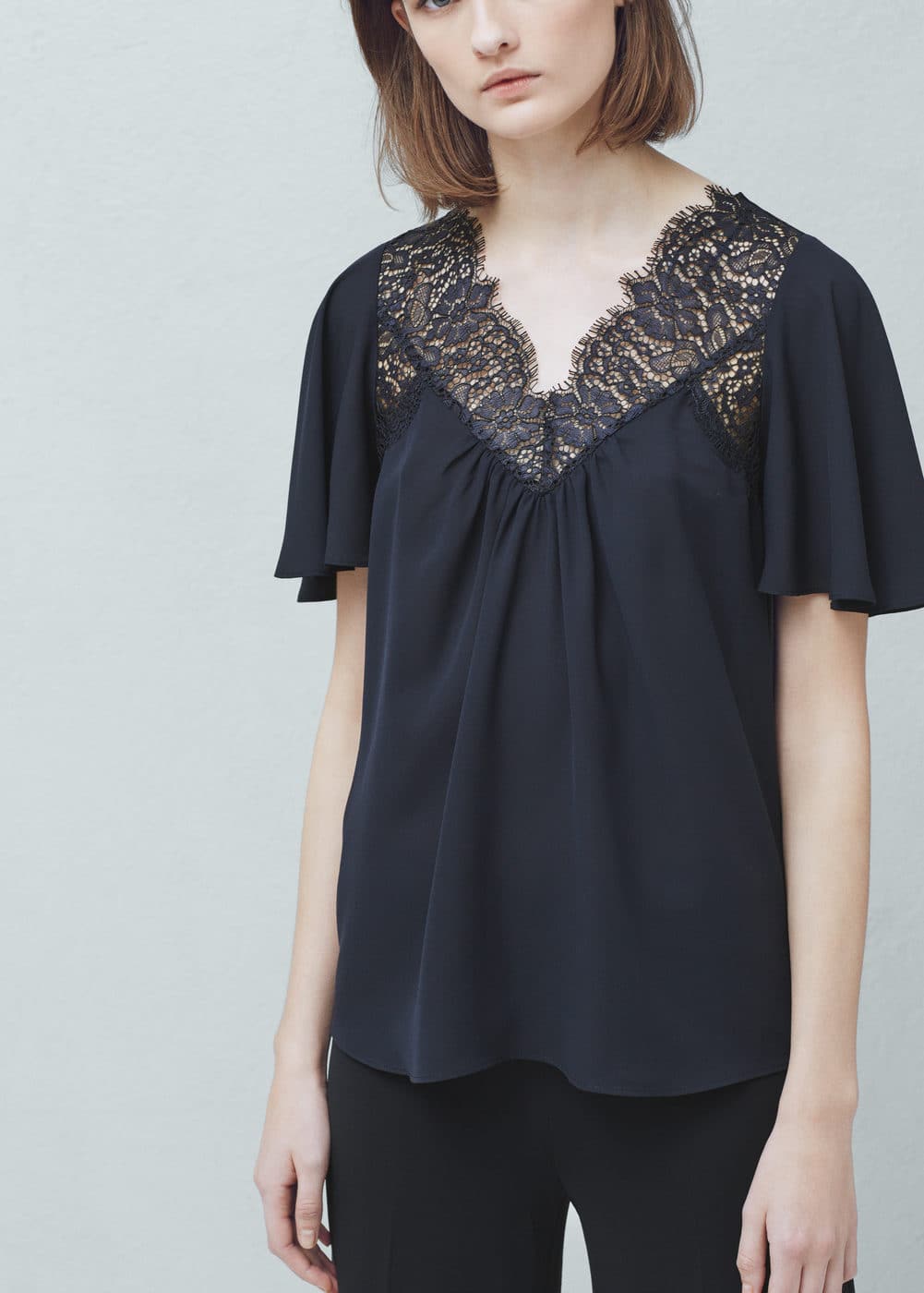 Blusa painel renda | MANGO