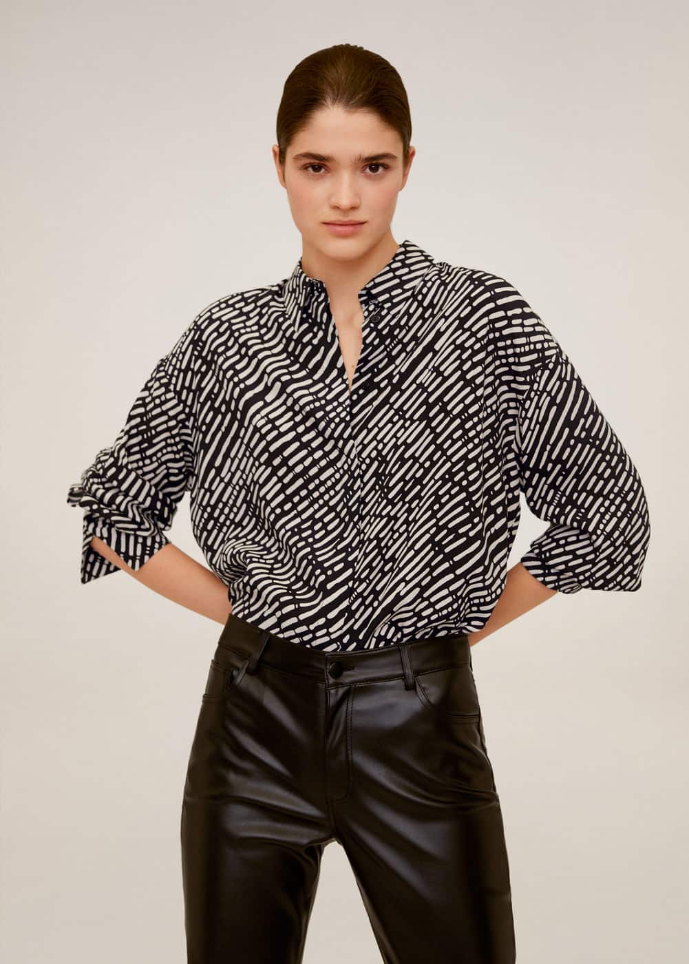 m-elea6:blusa fluida estampada