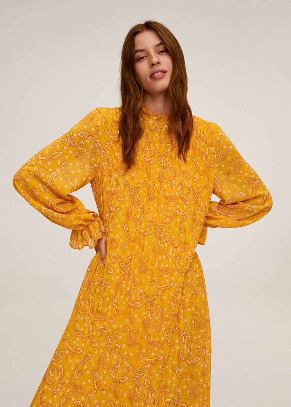 m-momoa-a:vestido estampado paisley