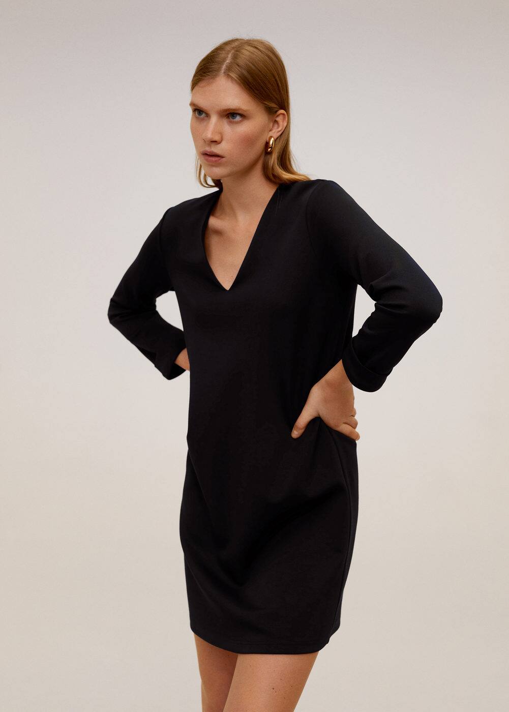 m-veldus:vestido escote pico