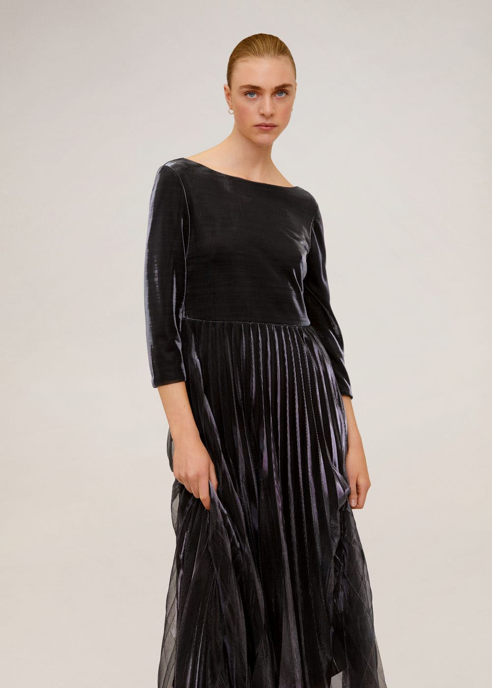 m-breeze-a:vestido plisado metalizado