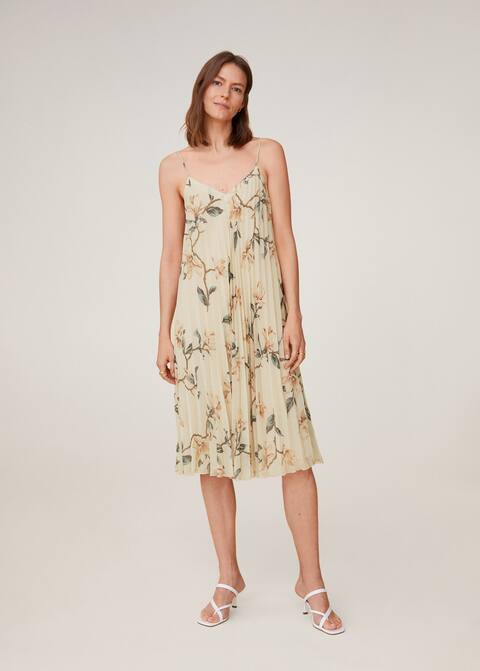 Locura en Mango con estos vestidos preciosos (en rebajas) que causan furor 2 Merca2.es mango-vestidos-rebajas-furor
