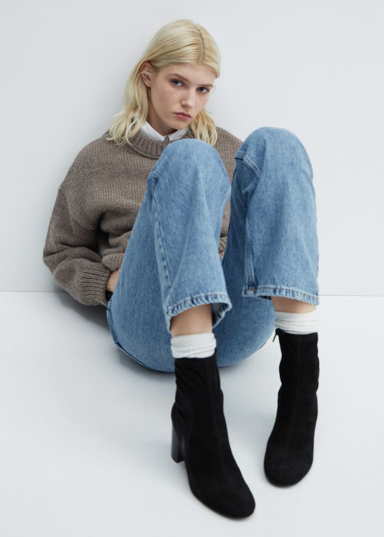 Round heel ankle boots Clearance