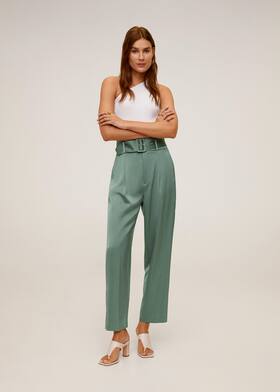 Прямые брюки с ремешком - Общий план