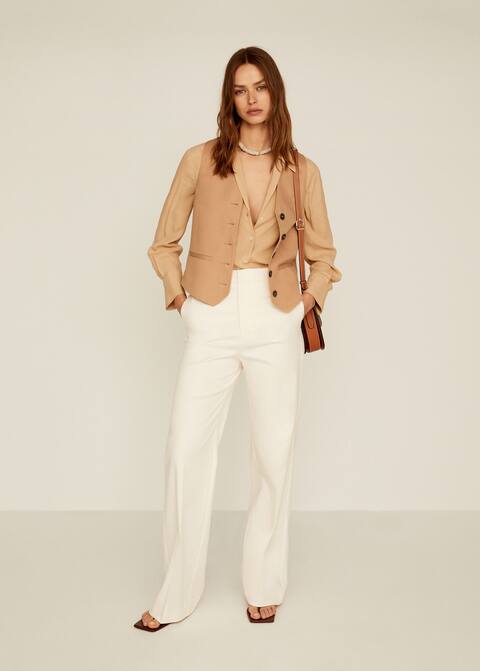 Струящаяся рубашка с карманом - Общий план