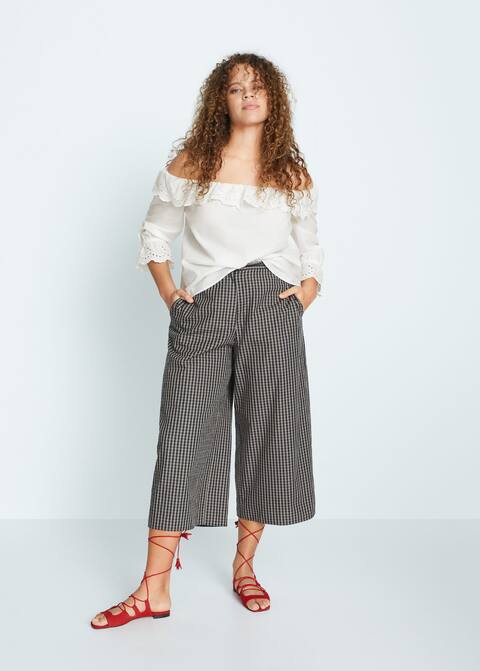 Ажурная блузка с открытыми плечами - Общий план