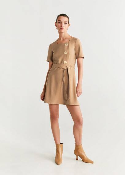 Jurk met knopendetail Jurk met knopendetail