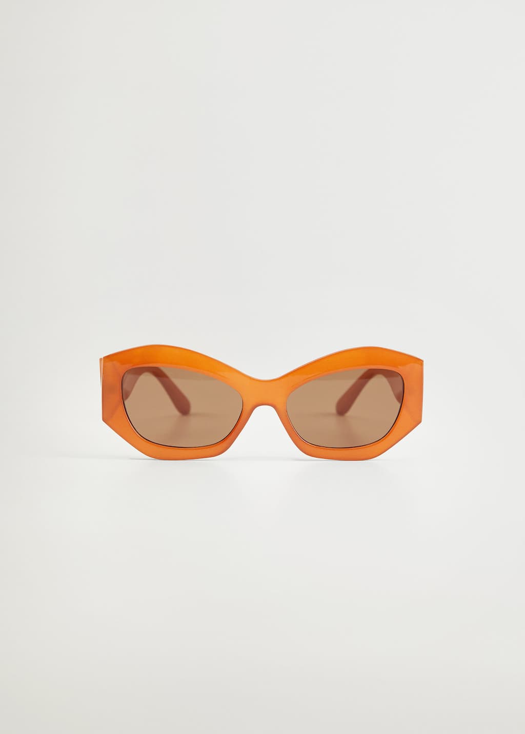 Gafas de sol montura de pasta Mujer | Mango España Gafas de sol montura de pasta Mujer | Mango España
