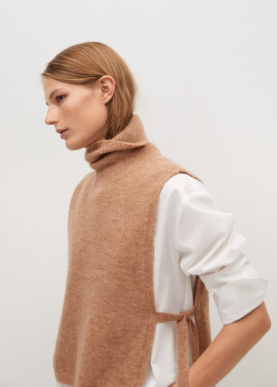 sleeveless sweater