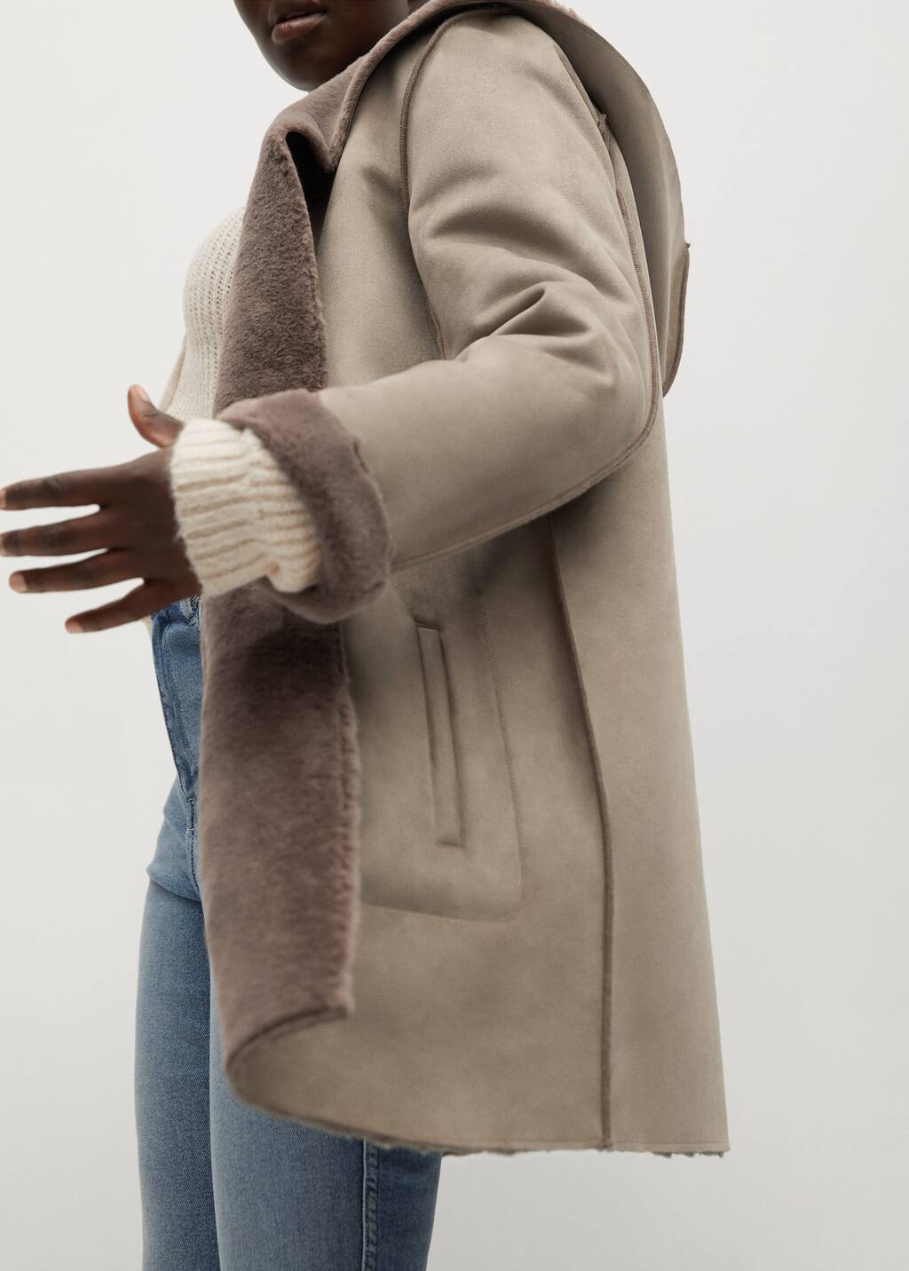 Mango İçi suni kürklü mont 77038632 35 Mango İçi suni kürklü mont 77038632 35