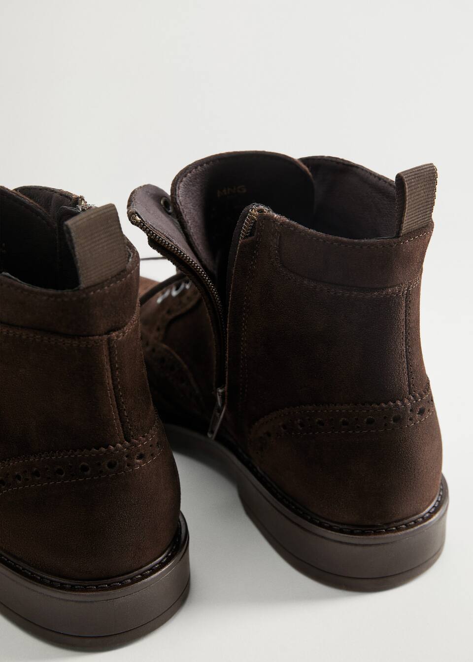 dikisli suet bot erkek mango man