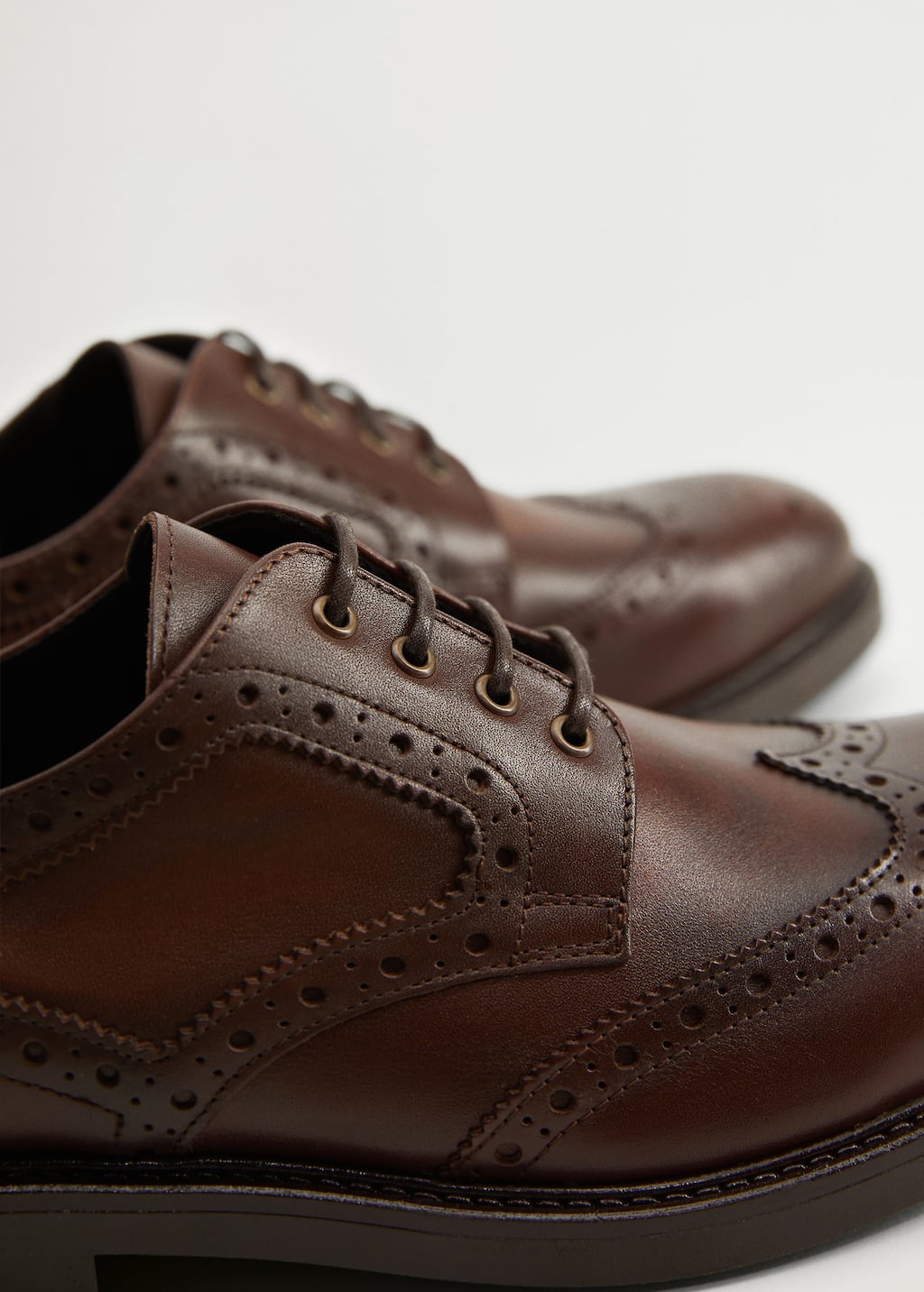 Blucher sko i skinn med hullmønster Menn | Mango Man Norge Blucher sko i skinn med hullmønster Menn | Mango Man Norge