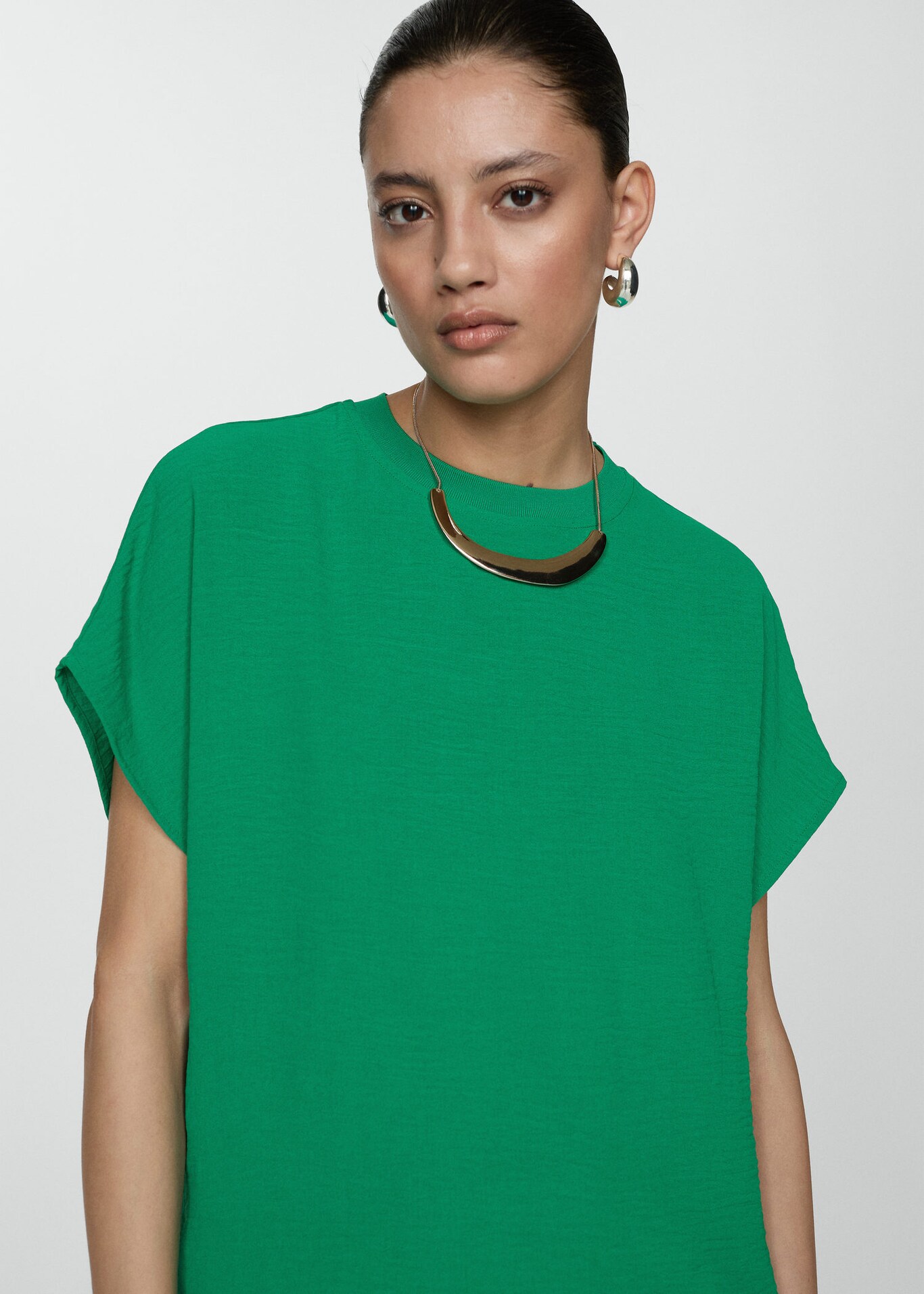 Fluid shortsleeve tshirt Woman Mango Qatar