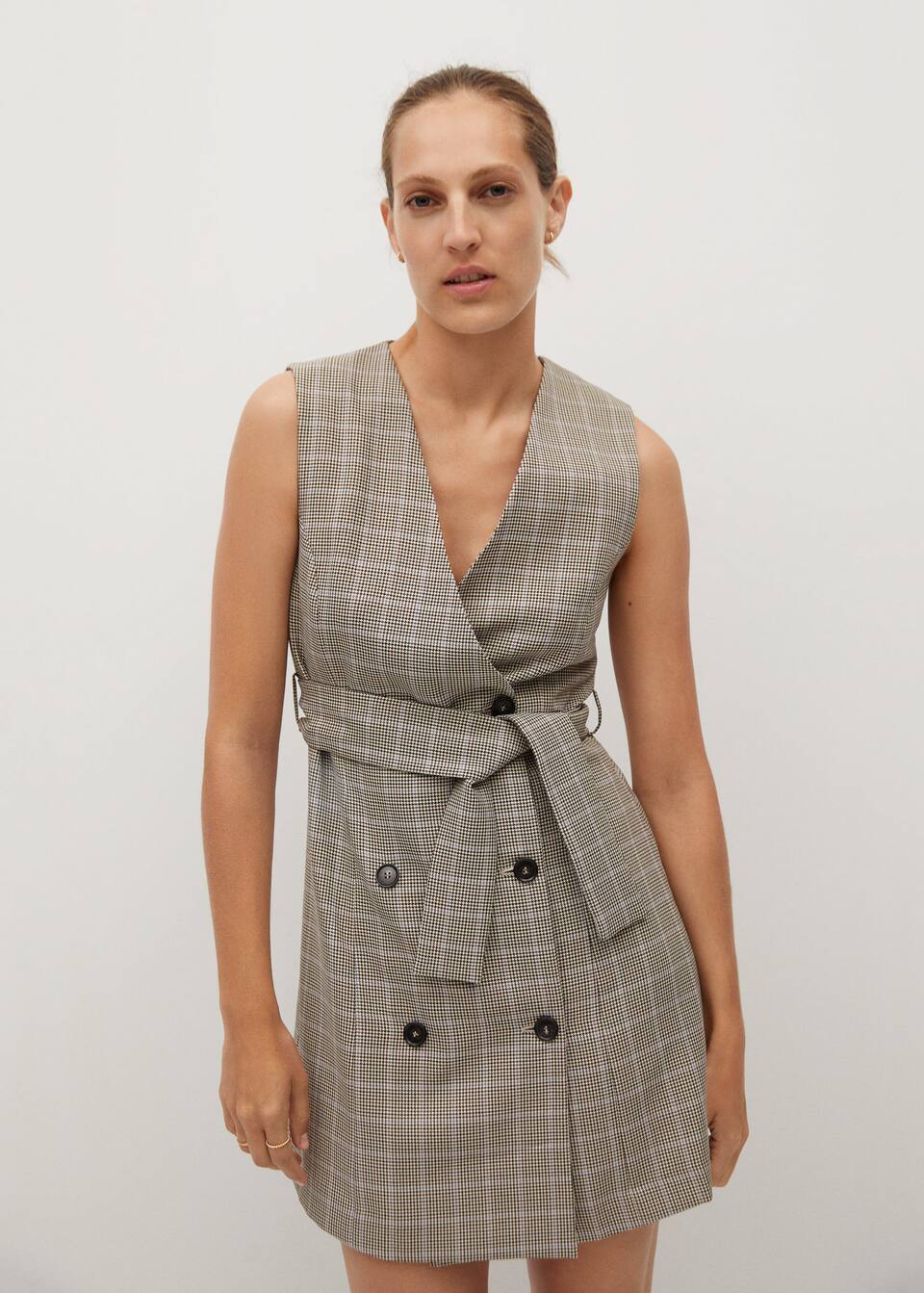 Vestido cuadros corto de Mango