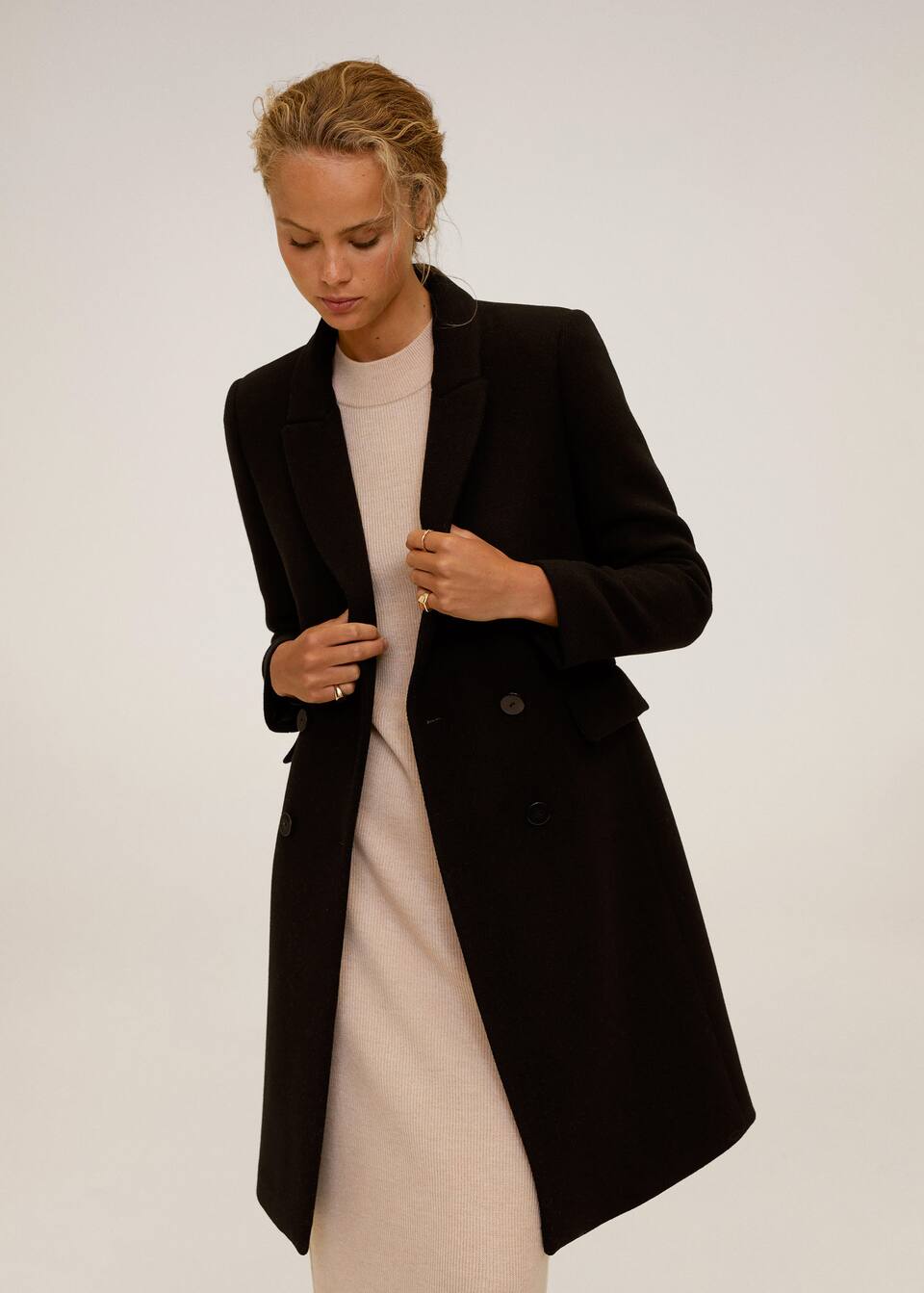 Abrigo lana doble botonadura - Plano medio