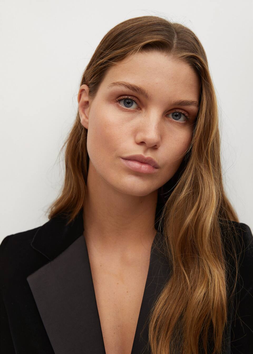 samtblazer mit kontrast reverskragen damen mango deutschland