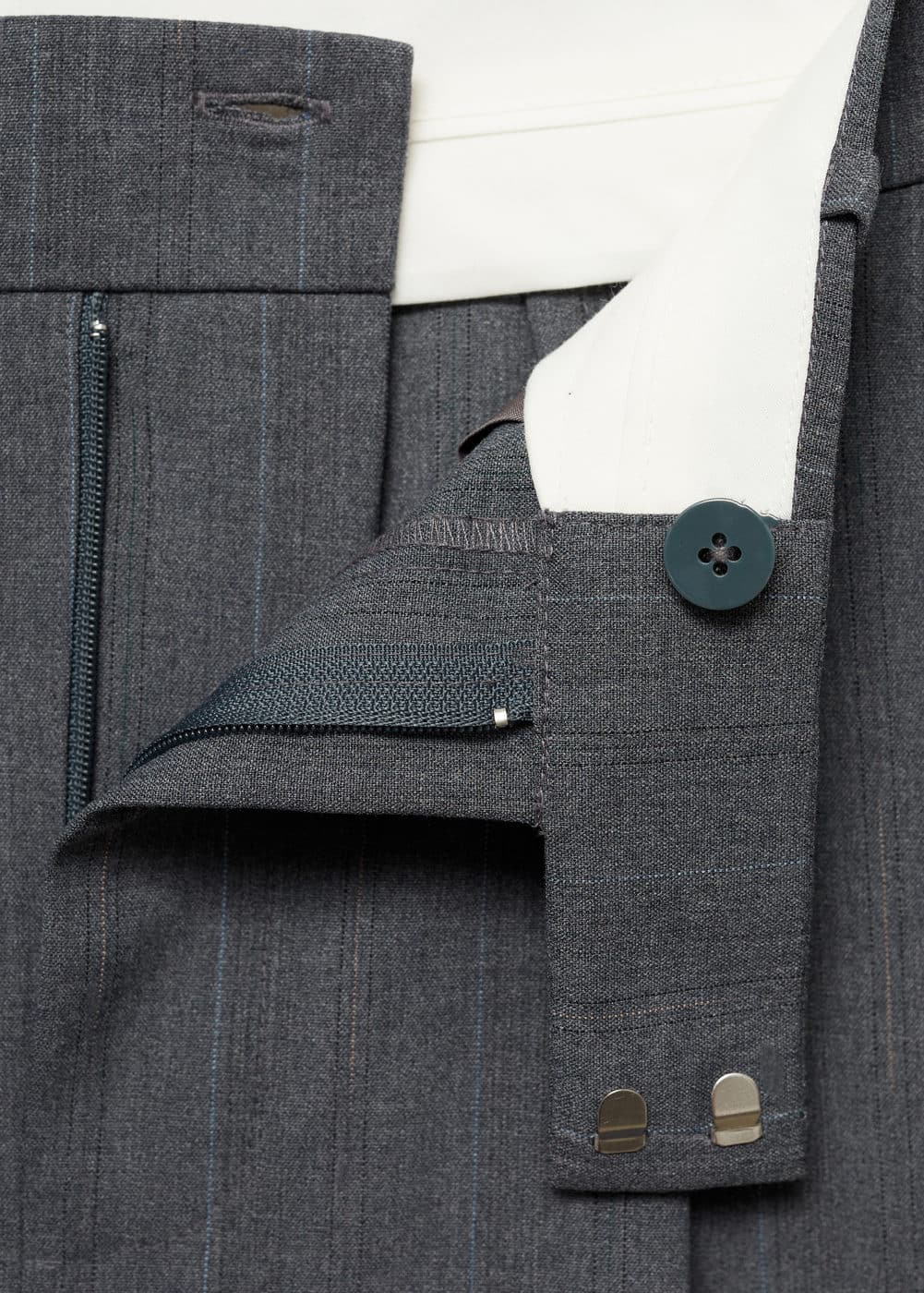 Mango Pantalon In Gris