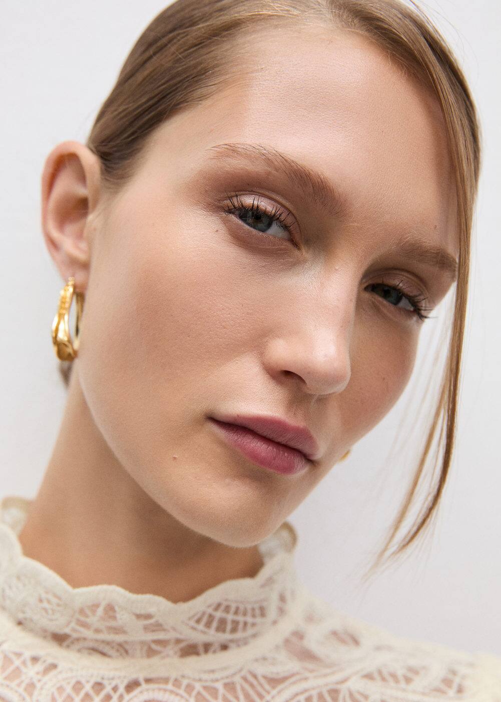 Mango Blouse Dentelle Coton Col Montant In Écru