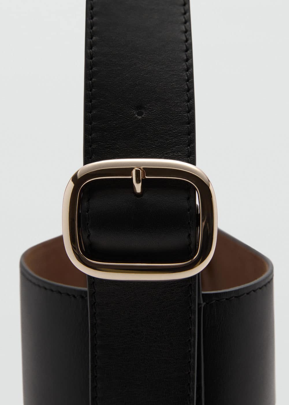 Mango Sac Shopper Cuir In Noir