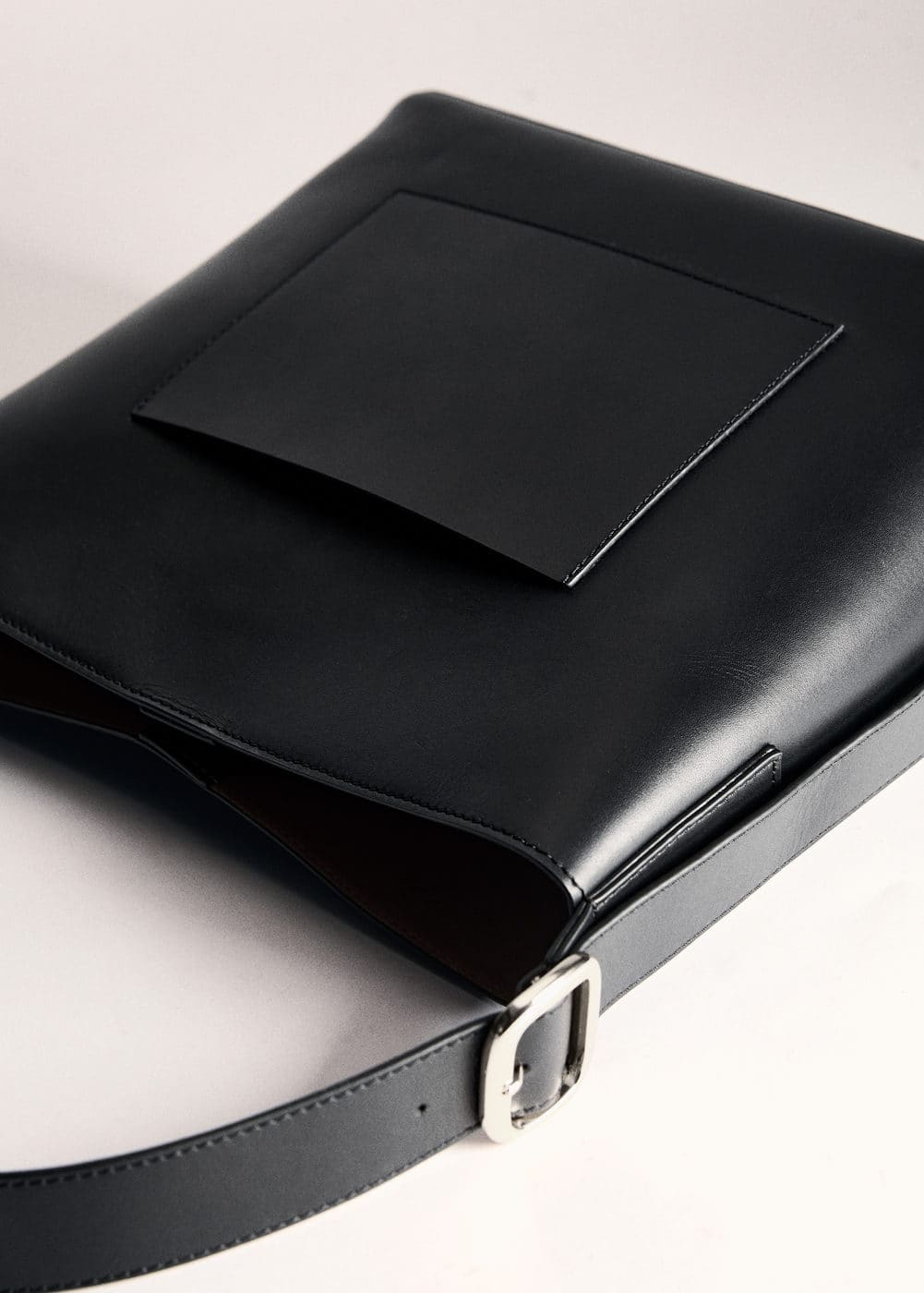 Mango Sac Shopper Cuir In Noir