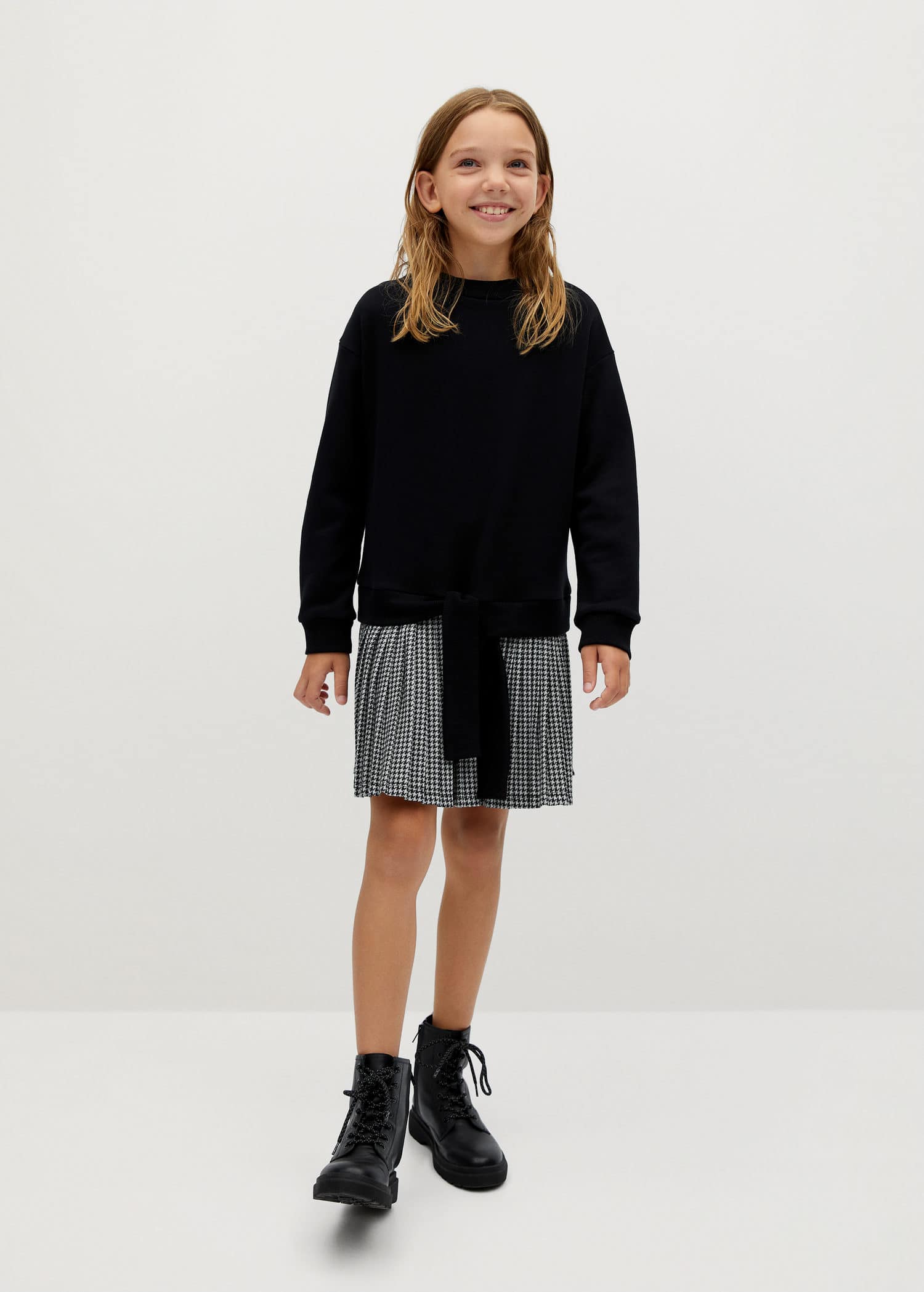 Contrasting dress - General plane