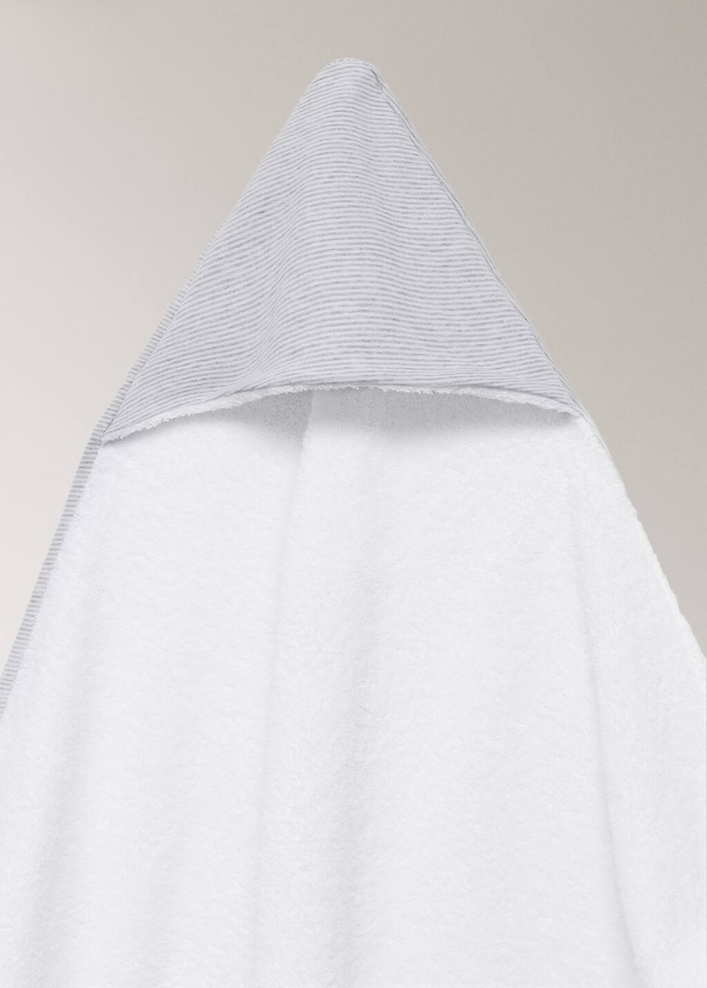 Children's bath towel with two-tone stripes