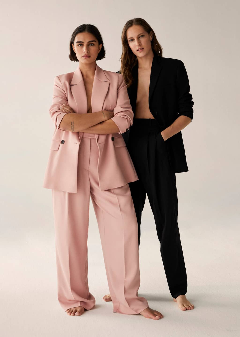 Pantalón traje pinzas - Mujer | Mango España