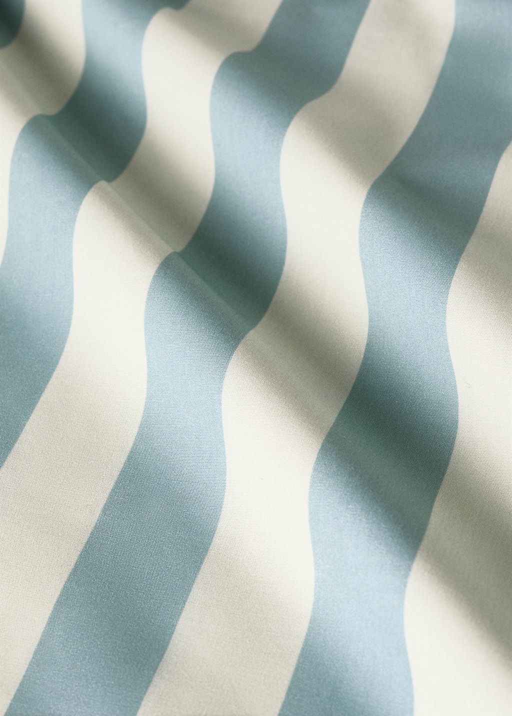Cotton percale thick-striped top sheet for crib