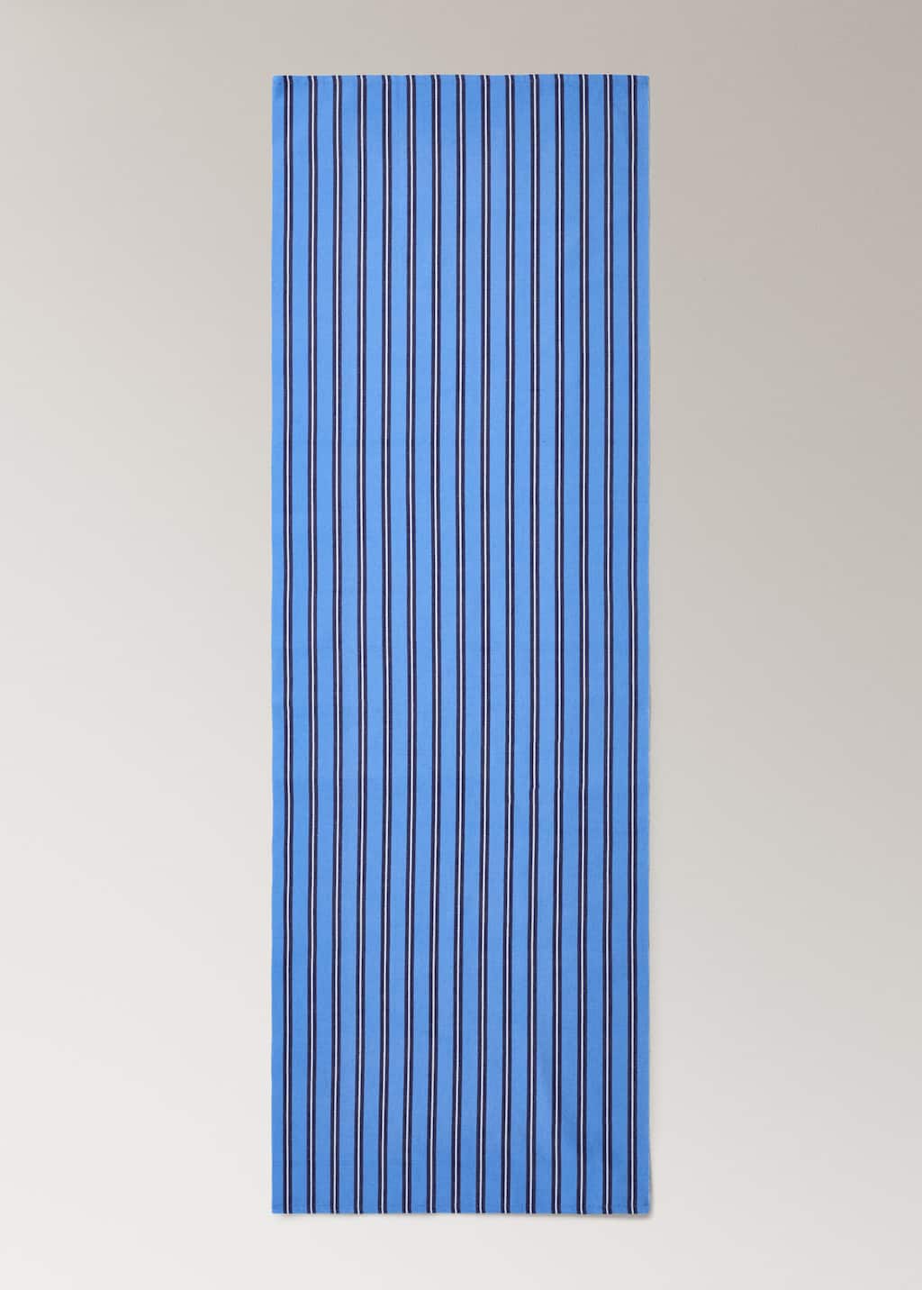 Cotton table runner with geometric structure