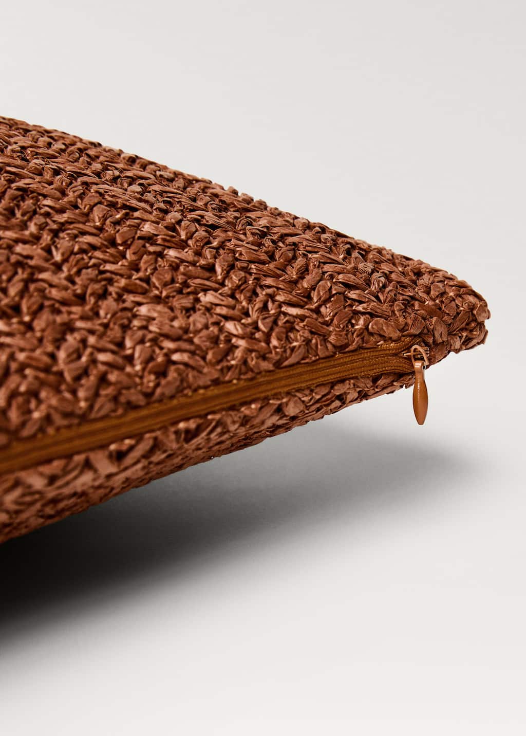 Braided-design cushion cover design 30x50 cm