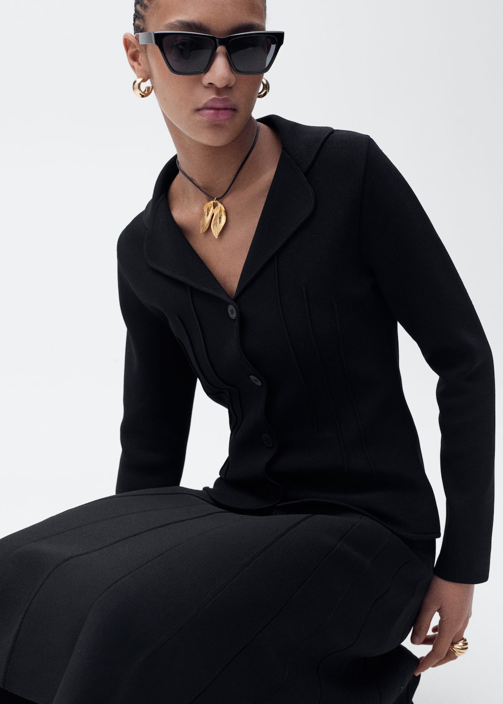 Knitted jacket with lapel collar