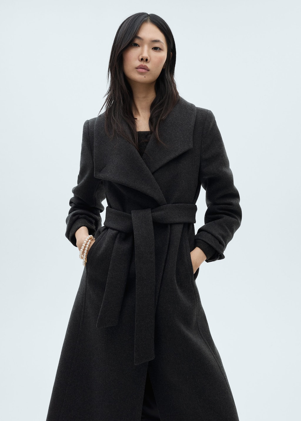 Woollen coat with belt