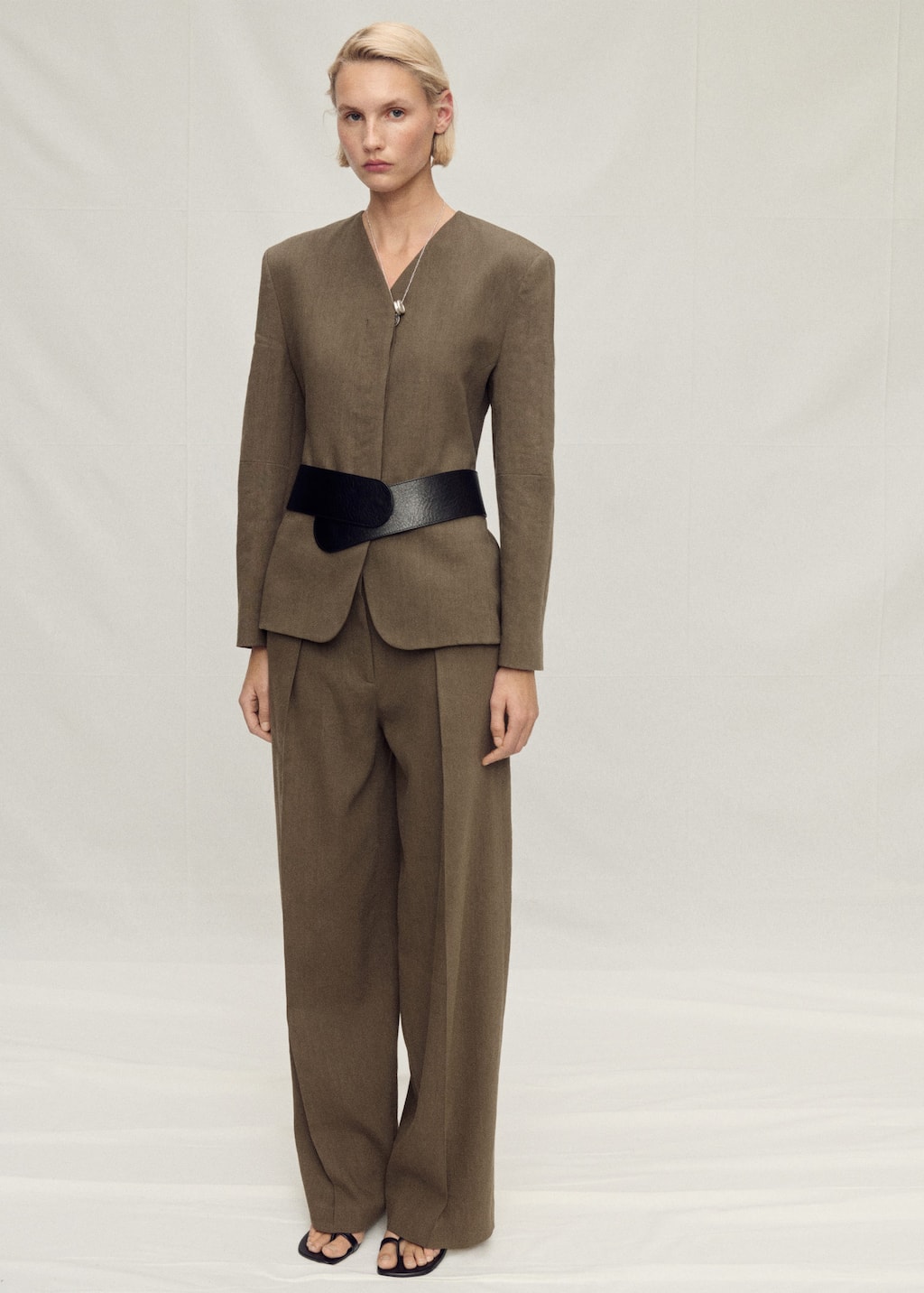 Seamless linen suit trousers khaki - Woman - 14 - MANGO