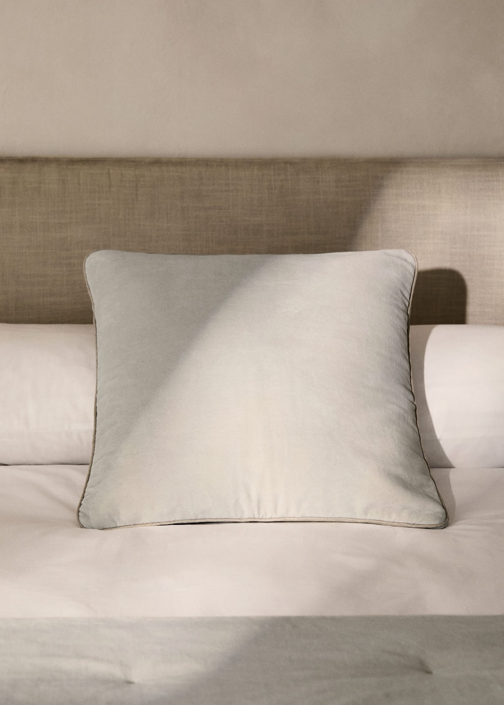 Mango Home Housse De Coussin En Velours Avec Détail Passepoilé 50x50 Cm Gris Clair/pastel - Home - 50x50cm - Ma