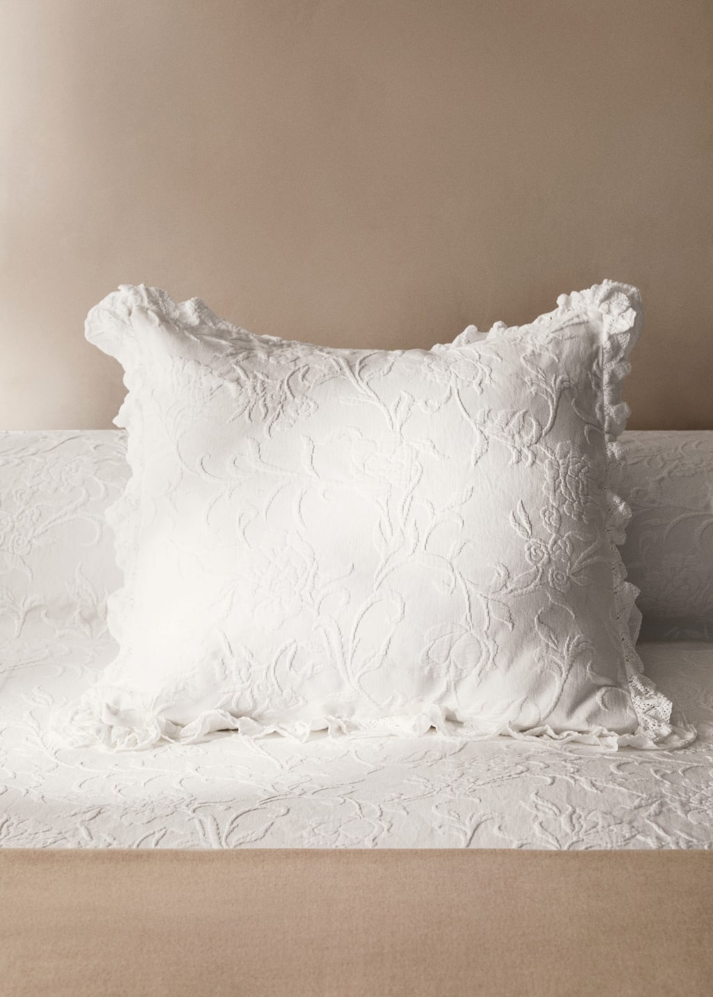 Mango Home Floral Floral Jacquard Cotton Pillowcase 50x50 Cm White