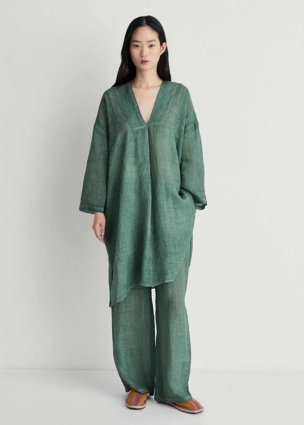 Ramie caftan with overdyed design